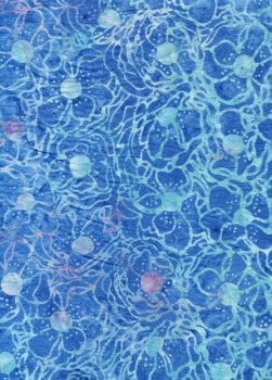 Batik, aquarellfarbene Glasmalerei auf blau, Batikstoff